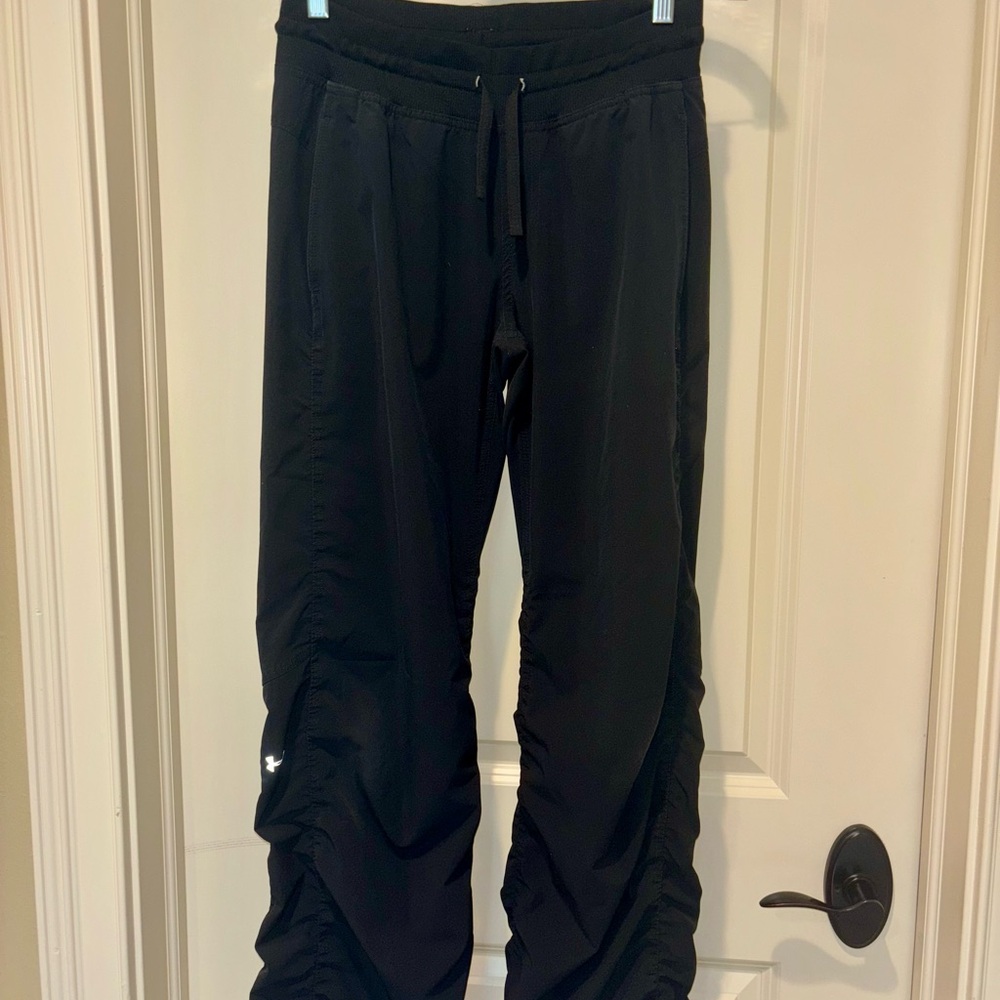 Women’s Under Armour Black Performance Pants size S